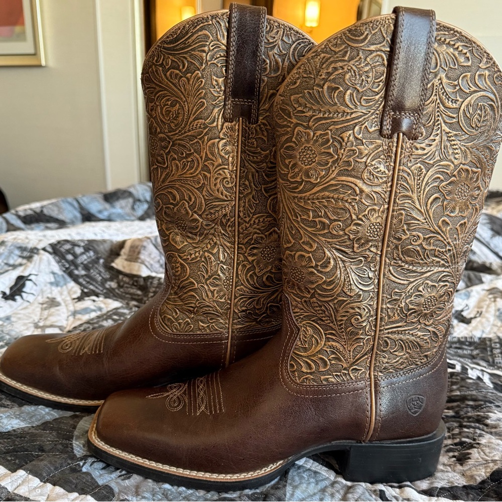 Women’s Ariat western boot